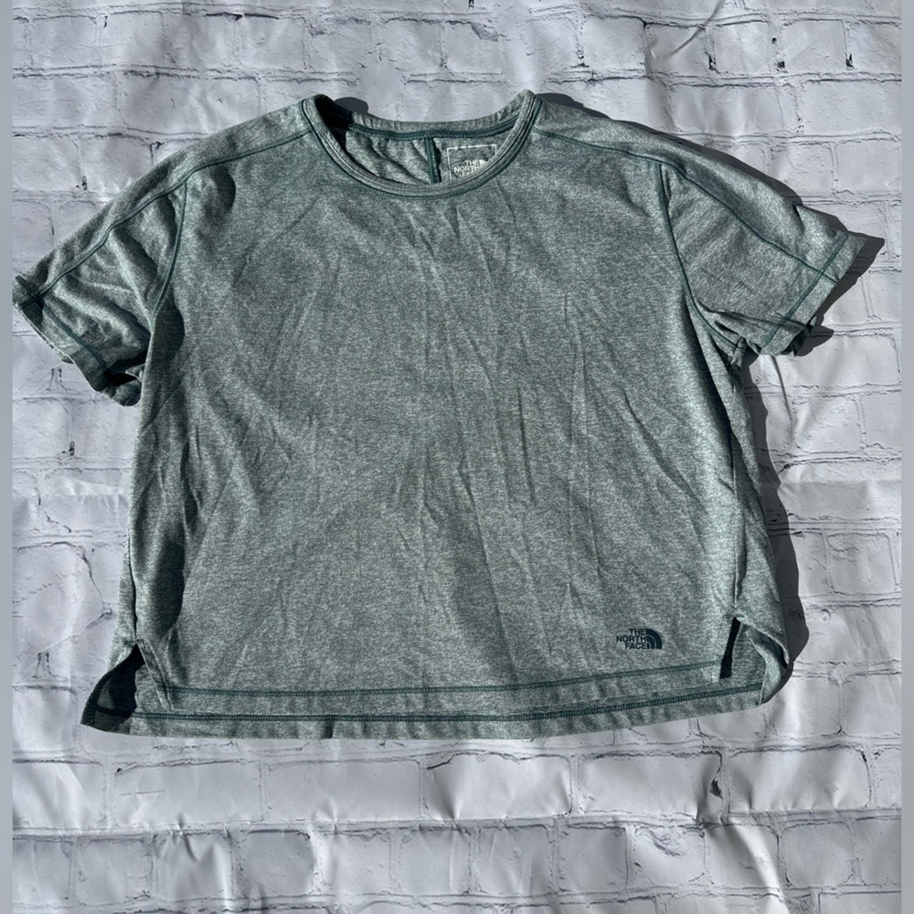 The North Face Dawndream Relaxed Short Sleeve Cropped Athletic Tee Size M